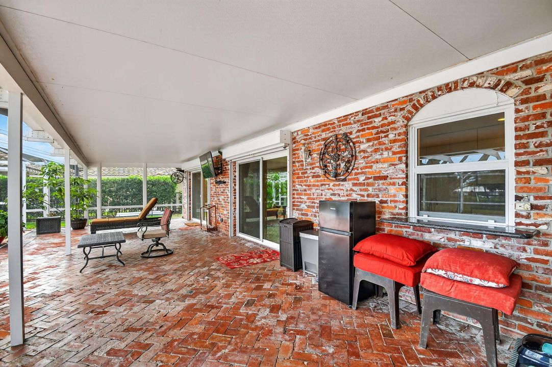 待售: $799,900 (4 贝兹, 2 浴室, 2146 平方英尺)