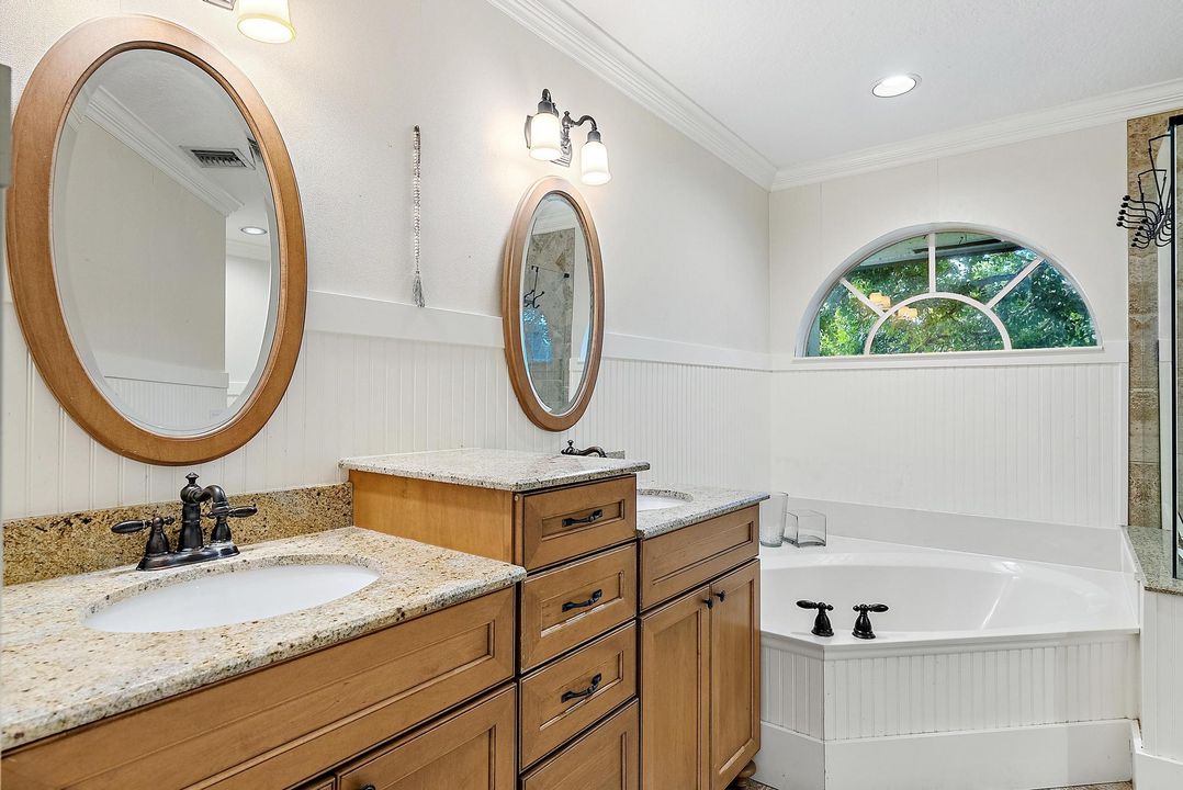 For Rent: $11,200 (5 beds, 4 baths, 4035 Square Feet)