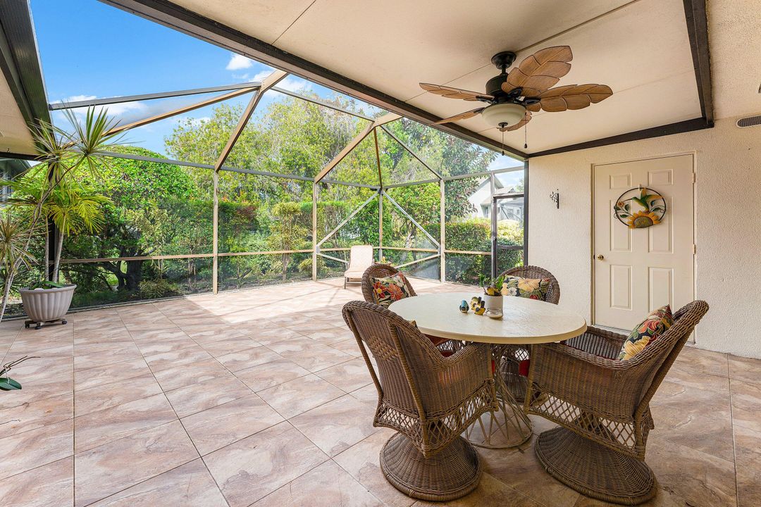 На продажу: $335,000 (2 спален, 2 ванн, 1128 Квадратных фут)