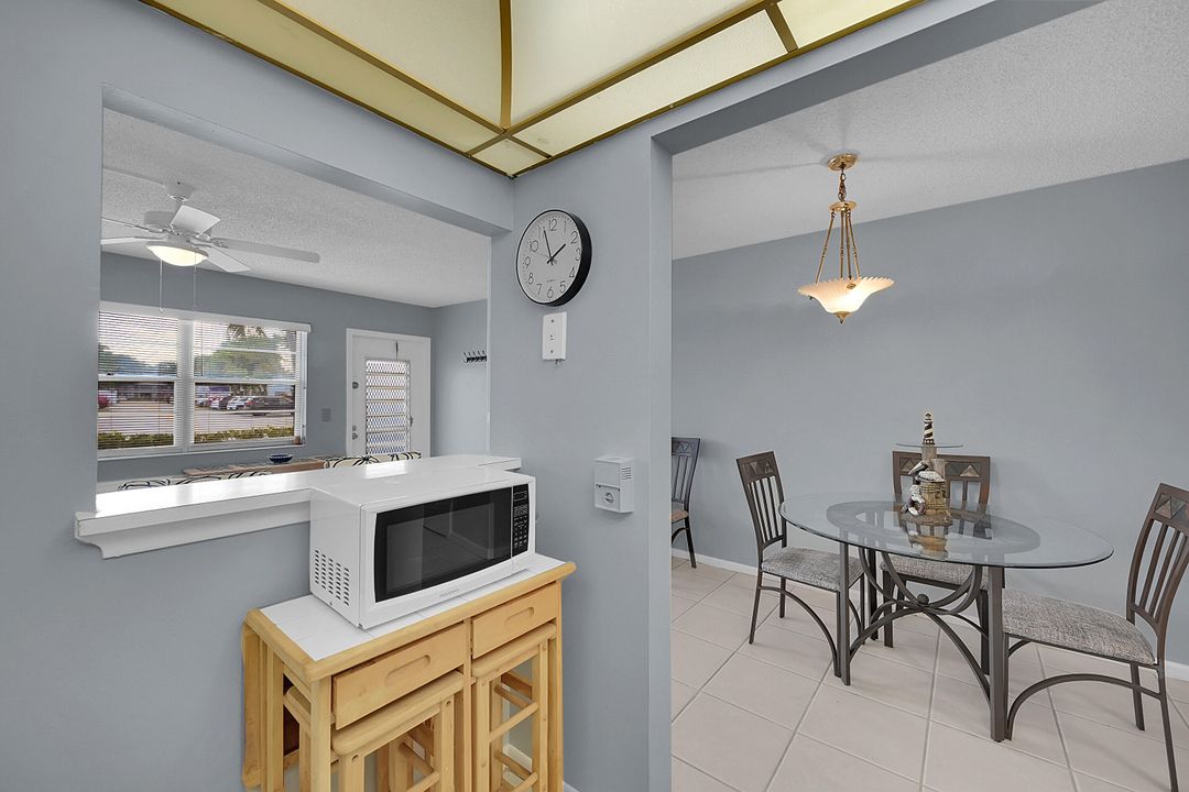 For Rent: $1,700 (1 beds, 1 baths, 593 Square Feet)