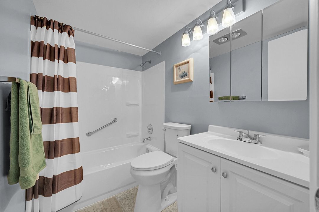 For Rent: $1,700 (1 beds, 1 baths, 593 Square Feet)