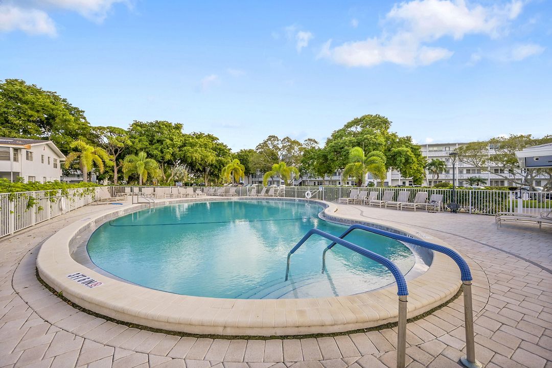 For Rent: $1,700 (1 beds, 1 baths, 593 Square Feet)