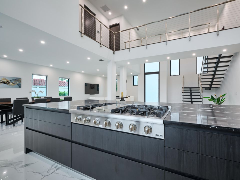 待售: $4,999,888 (5 贝兹, 4 浴室, 4466 平方英尺)