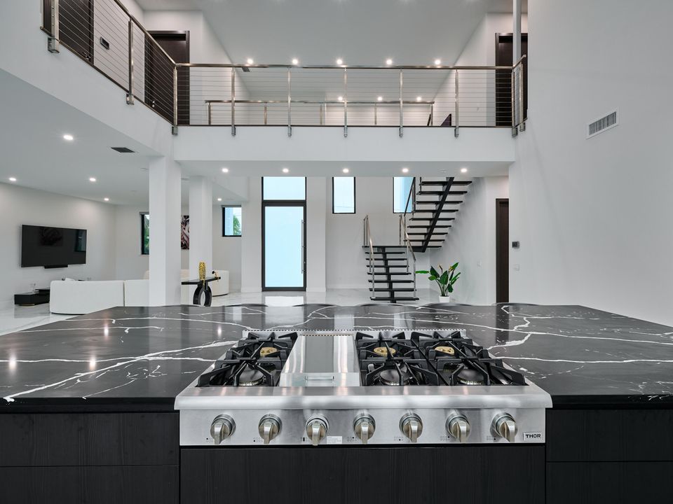 待售: $4,999,888 (5 贝兹, 4 浴室, 4466 平方英尺)