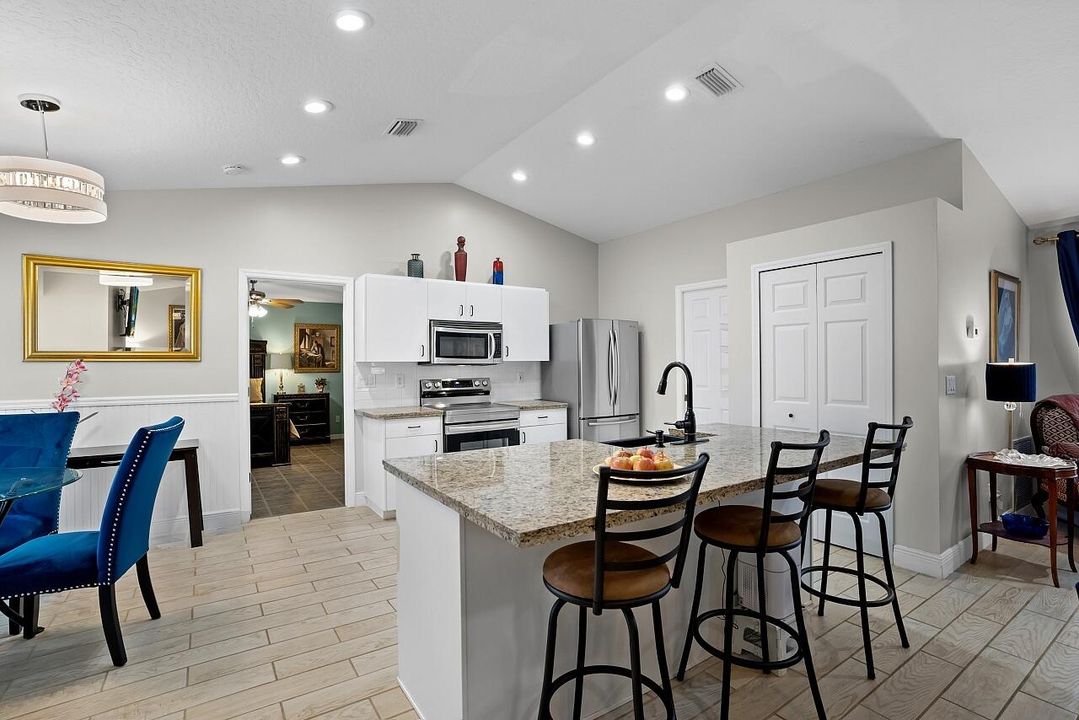 En Venta: $362,900 (3 camas, 2 baños, 1417 Pies cuadrados)