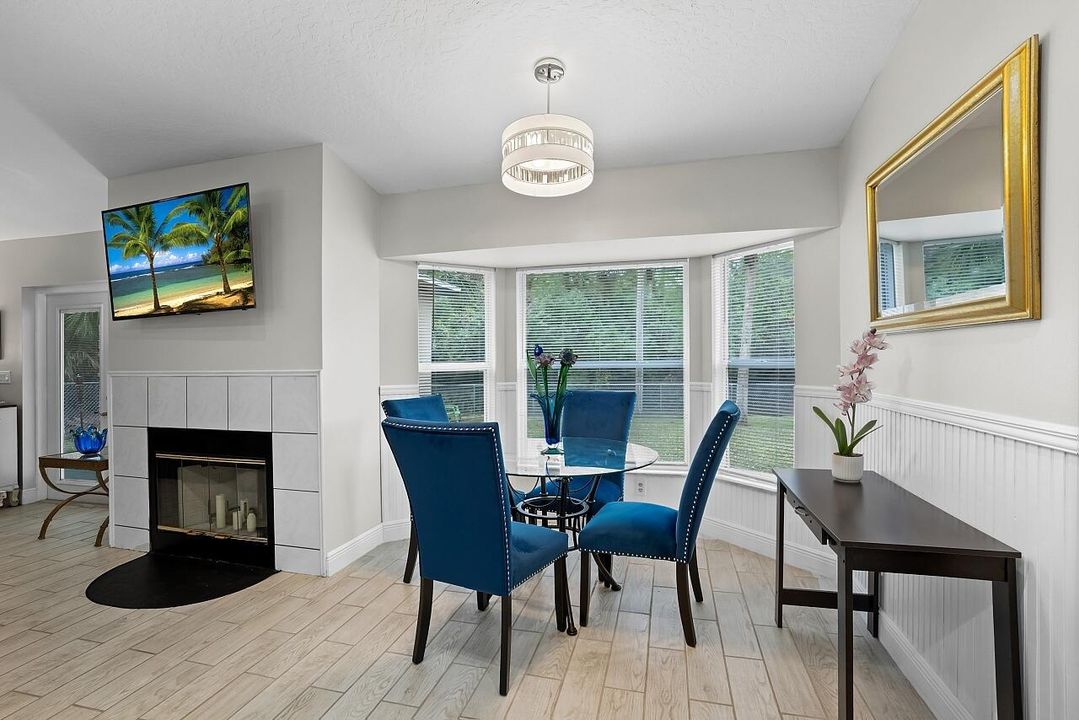 En Venta: $362,900 (3 camas, 2 baños, 1417 Pies cuadrados)