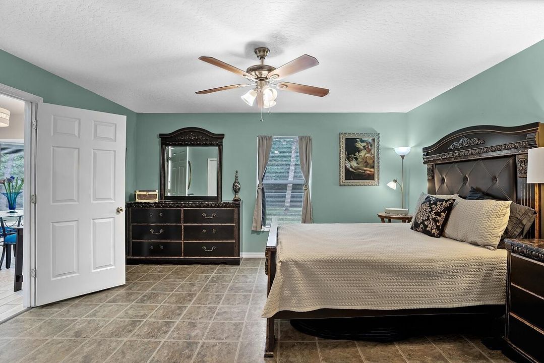 En Venta: $362,900 (3 camas, 2 baños, 1417 Pies cuadrados)