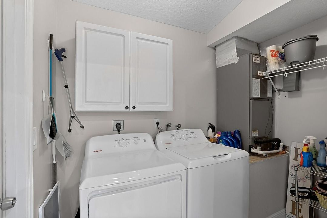 En Venta: $362,900 (3 camas, 2 baños, 1417 Pies cuadrados)