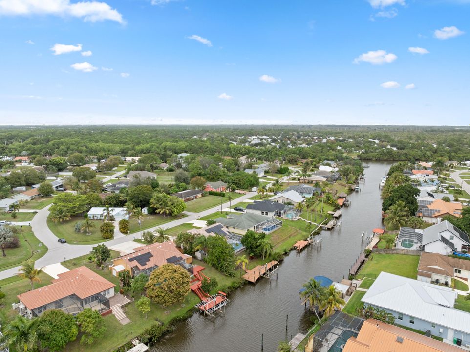 На продажу: $615,000 (3 спален, 2 ванн, 1693 Квадратных фут)