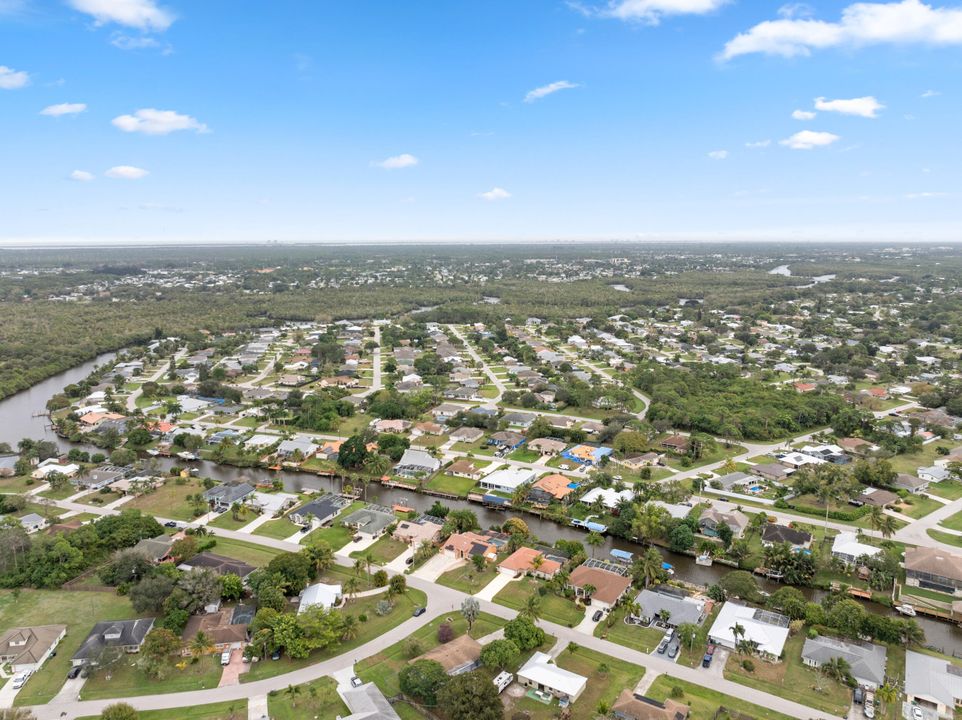 На продажу: $615,000 (3 спален, 2 ванн, 1693 Квадратных фут)