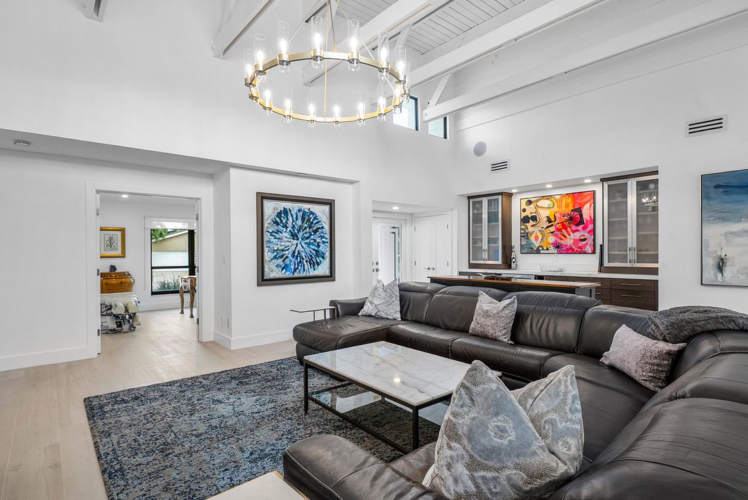 На продажу: $1,995,000 (3 спален, 2 ванн, 2450 Квадратных фут)