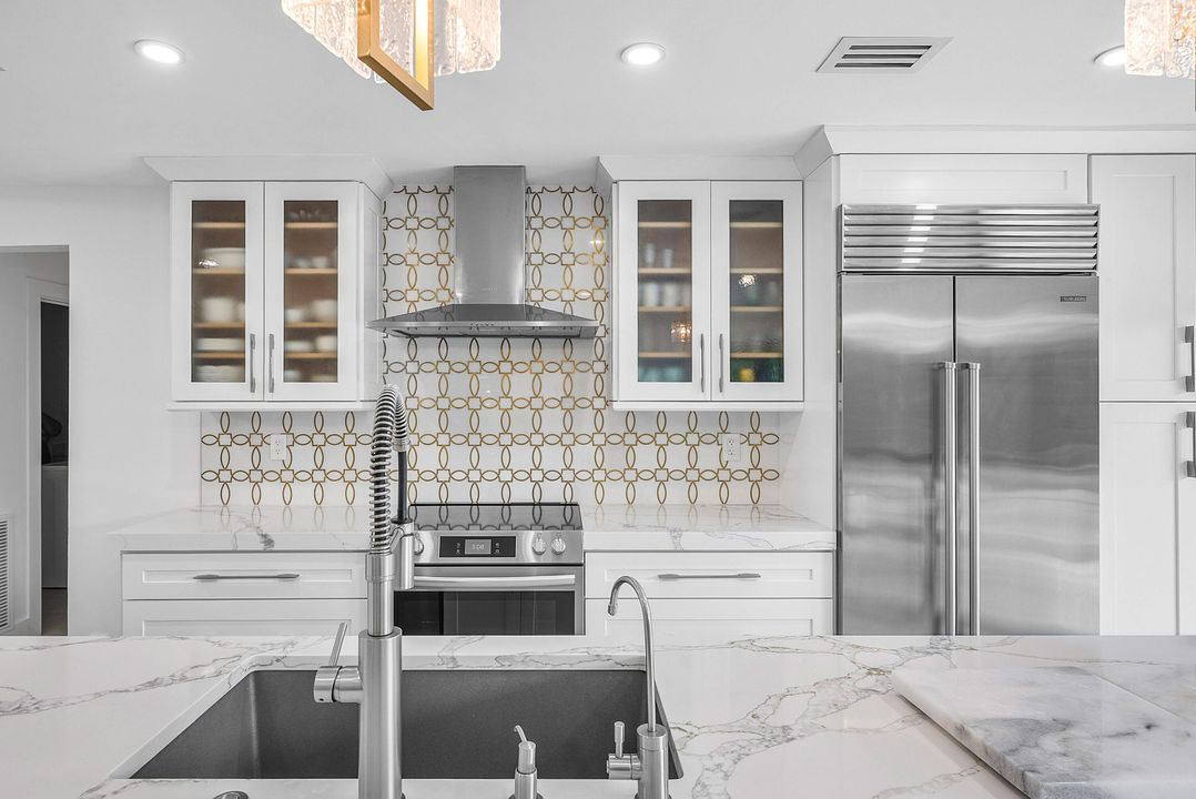 На продажу: $1,995,000 (3 спален, 2 ванн, 2450 Квадратных фут)