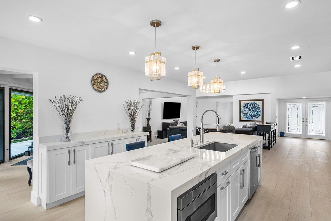 На продажу: $1,995,000 (3 спален, 2 ванн, 2450 Квадратных фут)