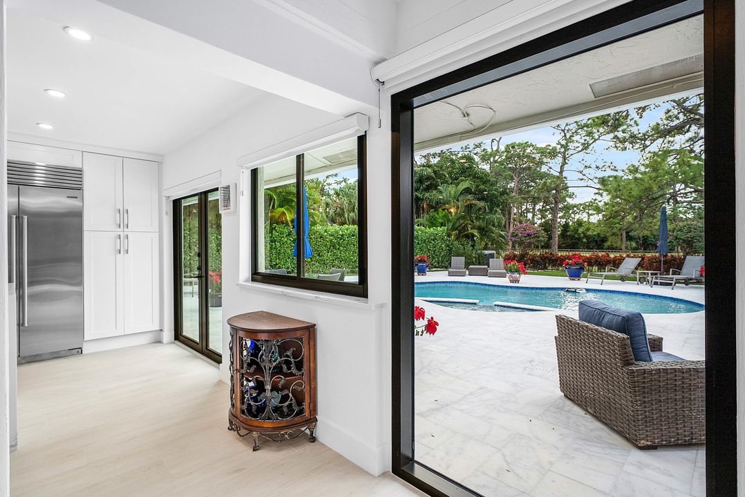 На продажу: $1,995,000 (3 спален, 2 ванн, 2450 Квадратных фут)