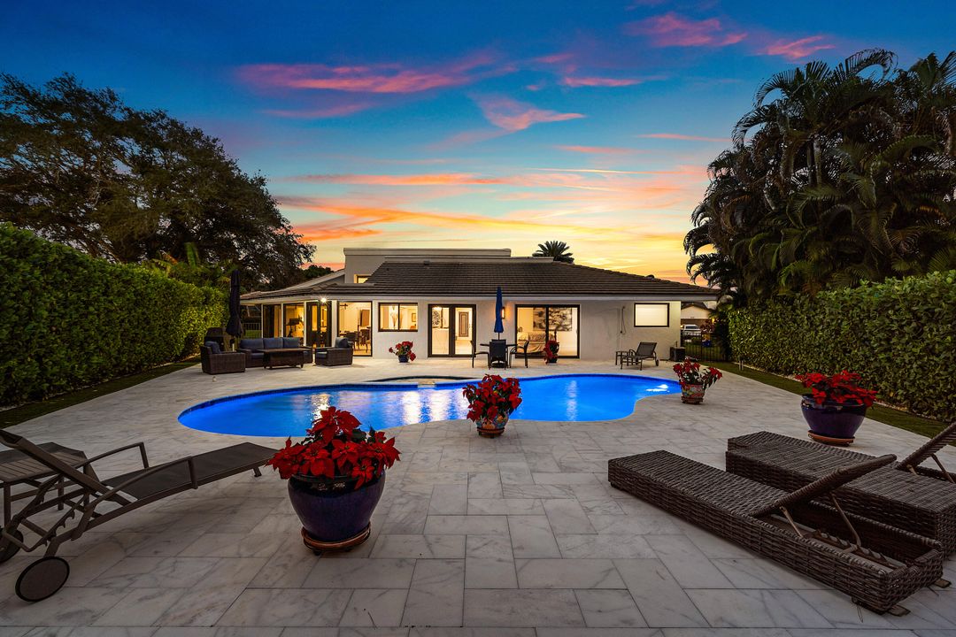 На продажу: $1,995,000 (3 спален, 2 ванн, 2450 Квадратных фут)