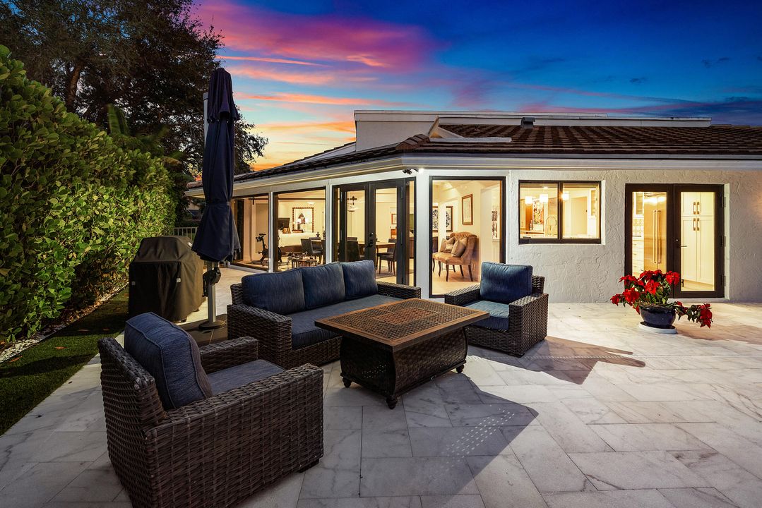 На продажу: $1,995,000 (3 спален, 2 ванн, 2450 Квадратных фут)