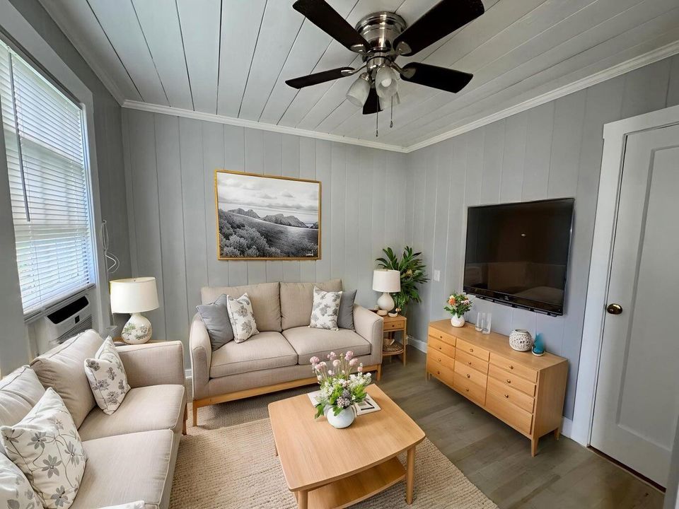 For Rent: $1,450 (1 beds, 1 baths, 500 Square Feet)