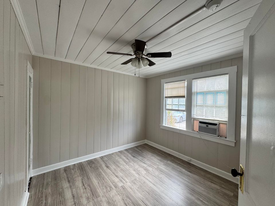 For Rent: $1,450 (1 beds, 1 baths, 500 Square Feet)