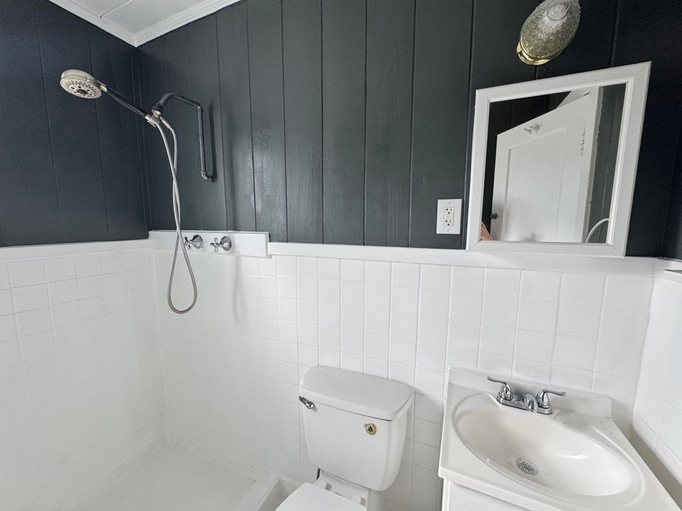 For Rent: $1,450 (1 beds, 1 baths, 500 Square Feet)