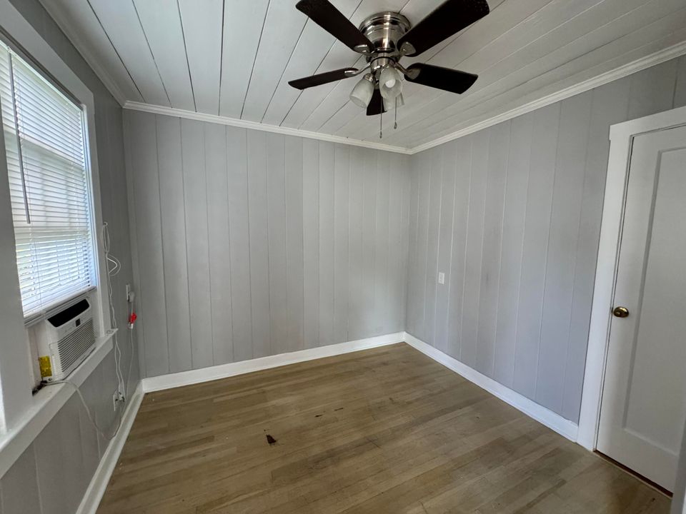 For Rent: $1,450 (1 beds, 1 baths, 500 Square Feet)