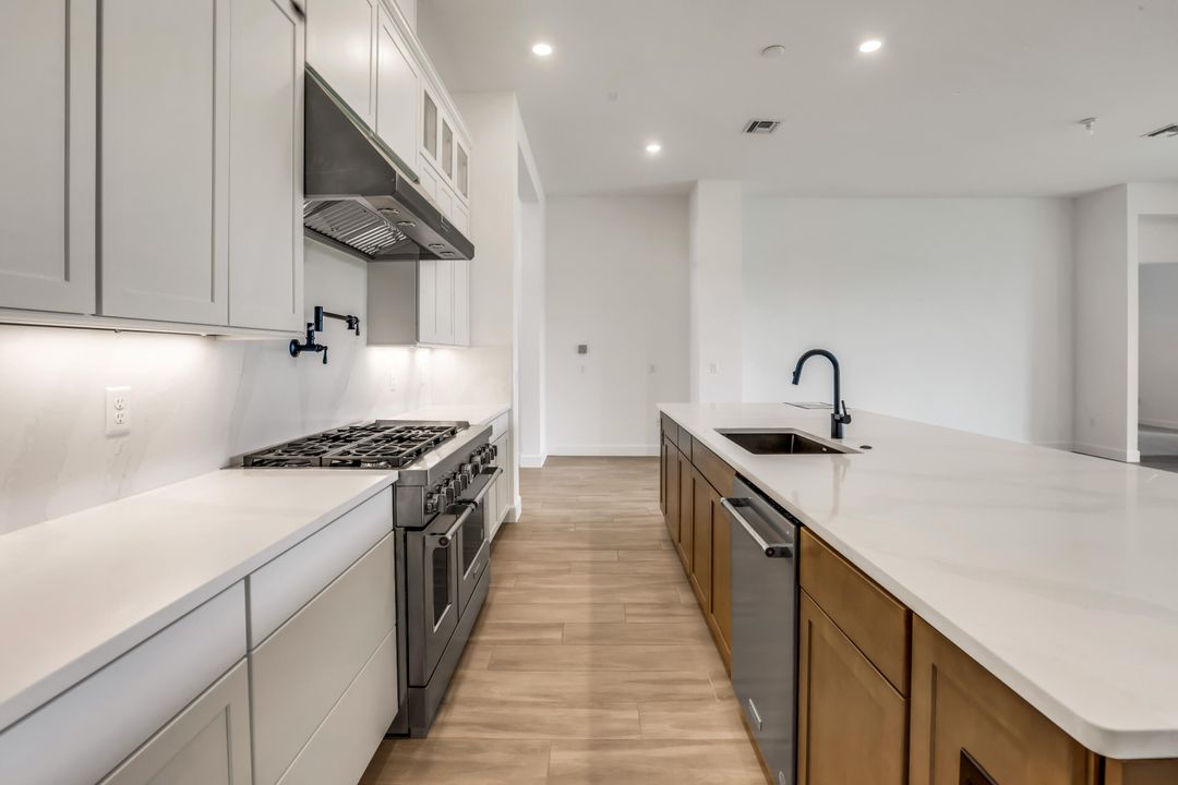 For Rent: $14,000 (5 beds, 4 baths, 3739 Square Feet)