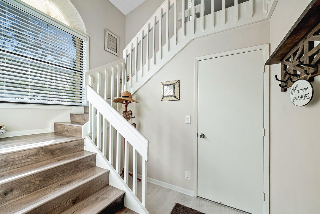 На продажу: $319,000 (3 спален, 2 ванн, 1648 Квадратных фут)