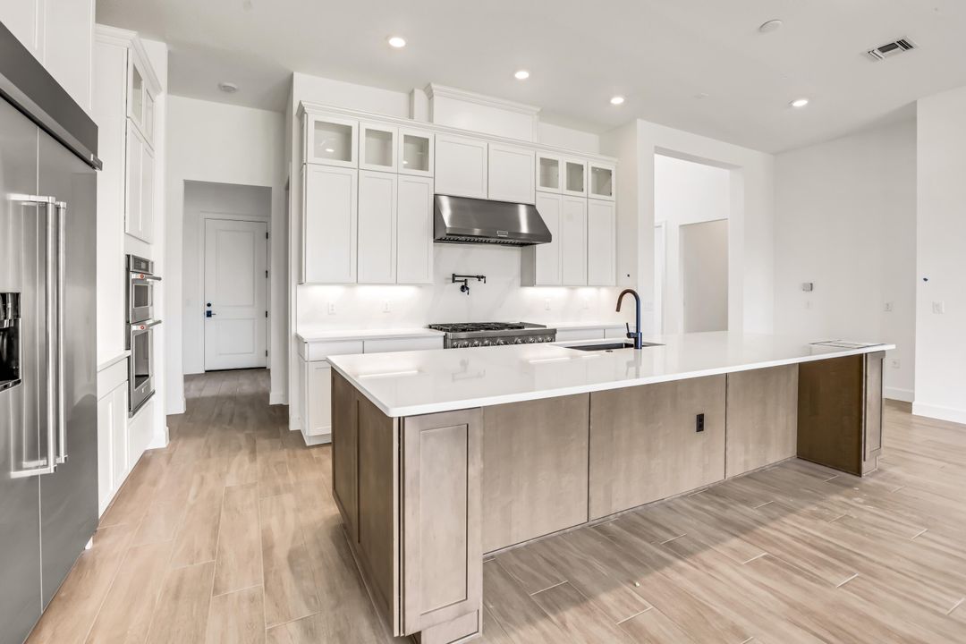 For Rent: $14,000 (5 beds, 4 baths, 3739 Square Feet)