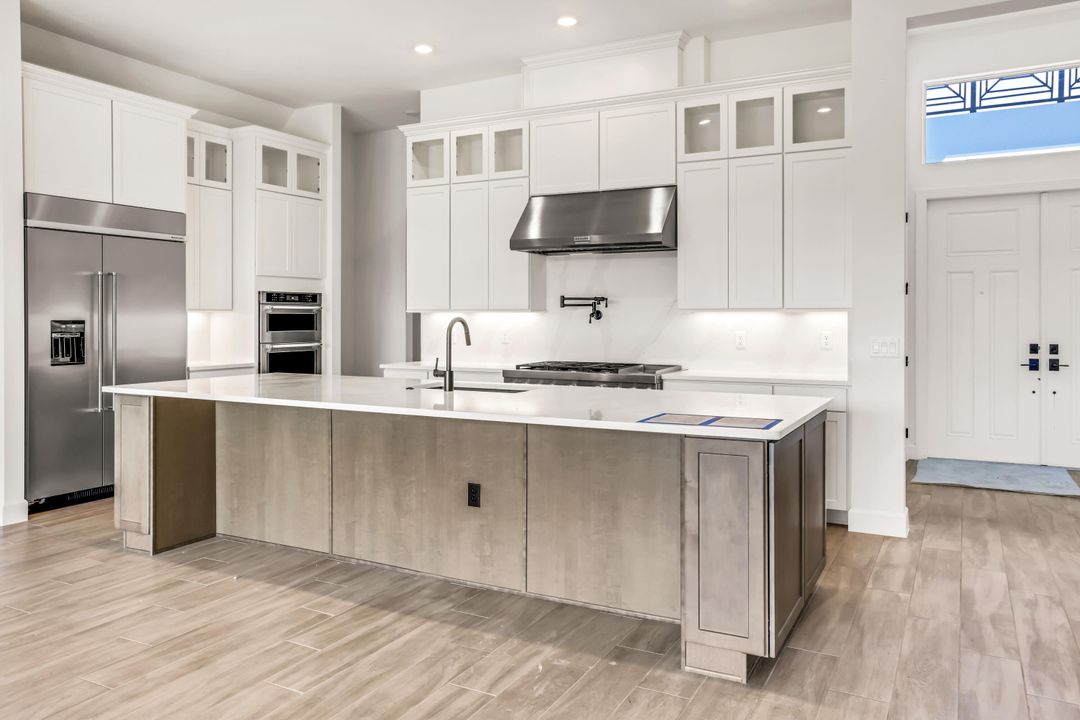 For Rent: $14,000 (5 beds, 4 baths, 3739 Square Feet)