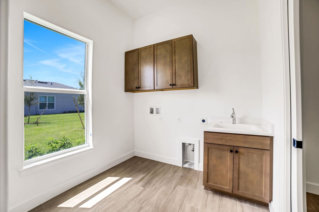 For Rent: $14,000 (5 beds, 4 baths, 3739 Square Feet)