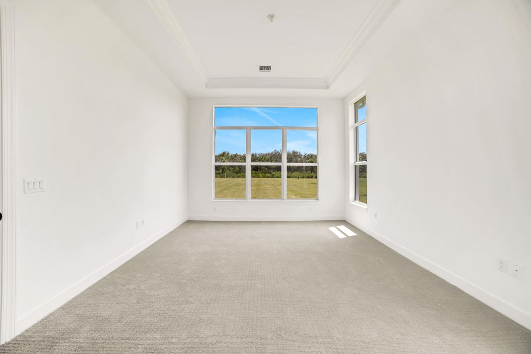 For Rent: $14,000 (5 beds, 4 baths, 3739 Square Feet)