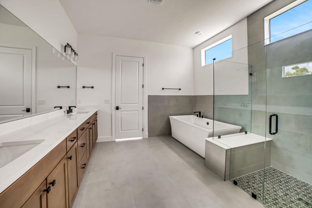 For Rent: $14,000 (5 beds, 4 baths, 3739 Square Feet)