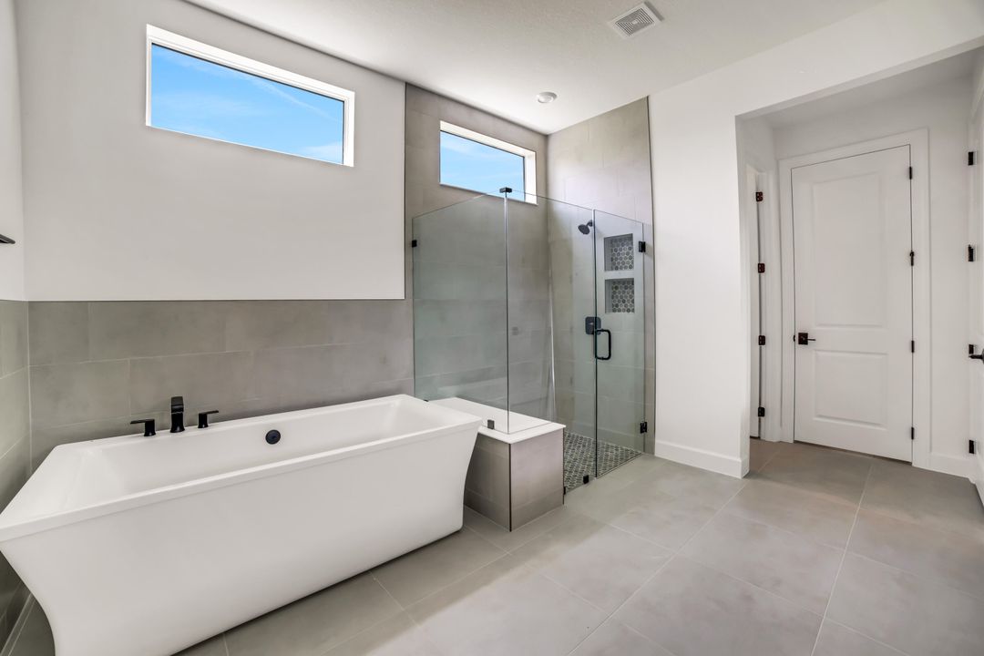 For Rent: $14,000 (5 beds, 4 baths, 3739 Square Feet)