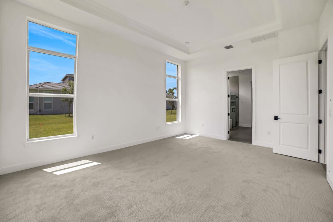 For Rent: $14,000 (5 beds, 4 baths, 3739 Square Feet)