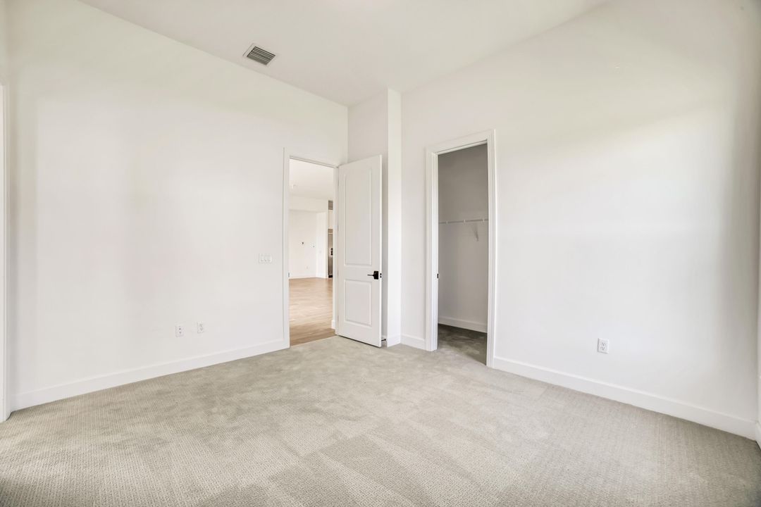 For Rent: $14,000 (5 beds, 4 baths, 3739 Square Feet)