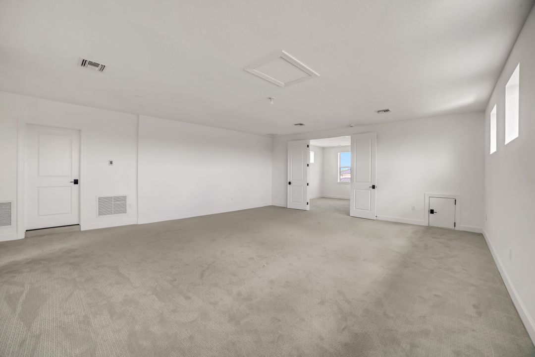 For Rent: $14,000 (5 beds, 4 baths, 3739 Square Feet)