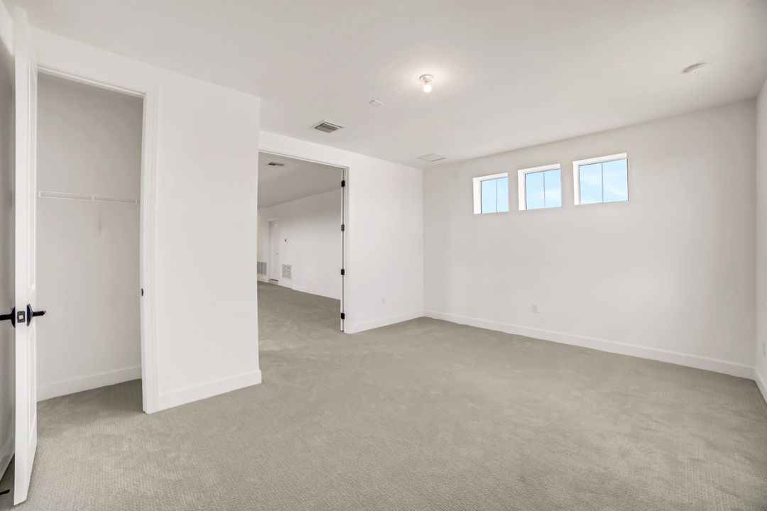 For Rent: $14,000 (5 beds, 4 baths, 3739 Square Feet)