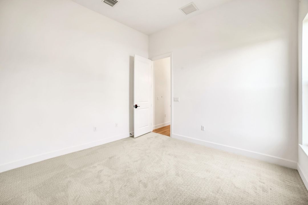 For Rent: $14,000 (5 beds, 4 baths, 3739 Square Feet)