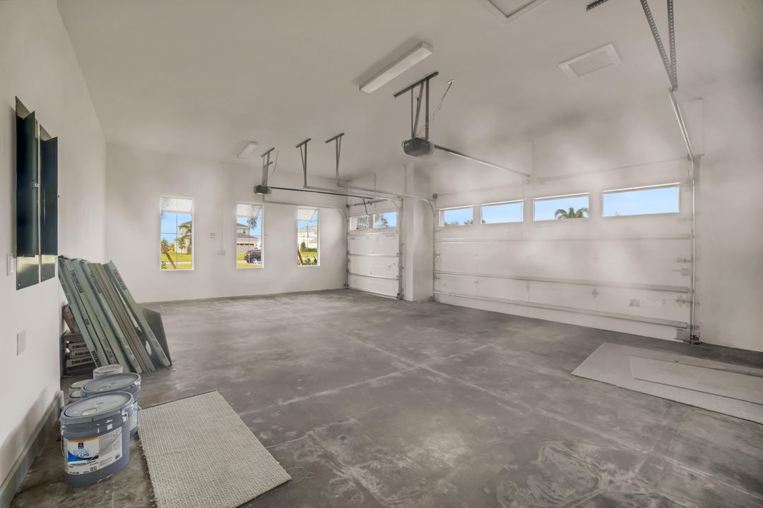 For Rent: $14,000 (5 beds, 4 baths, 3739 Square Feet)