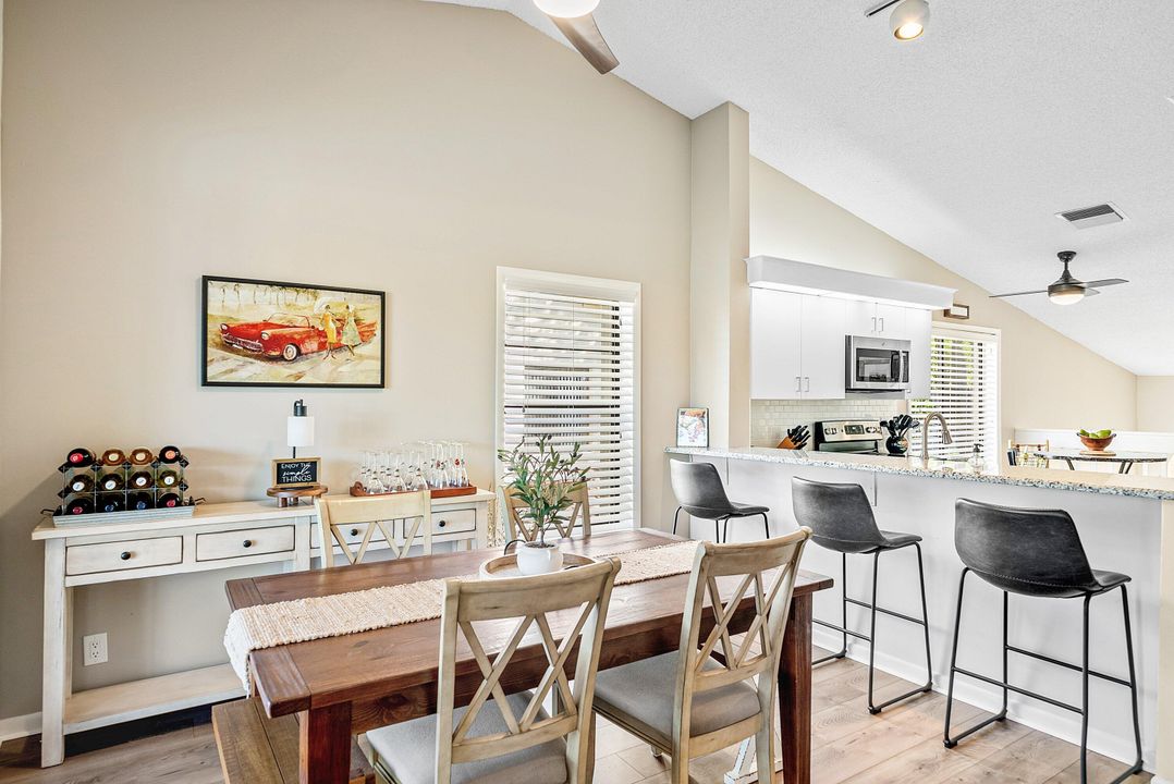 На продажу: $319,000 (3 спален, 2 ванн, 1648 Квадратных фут)