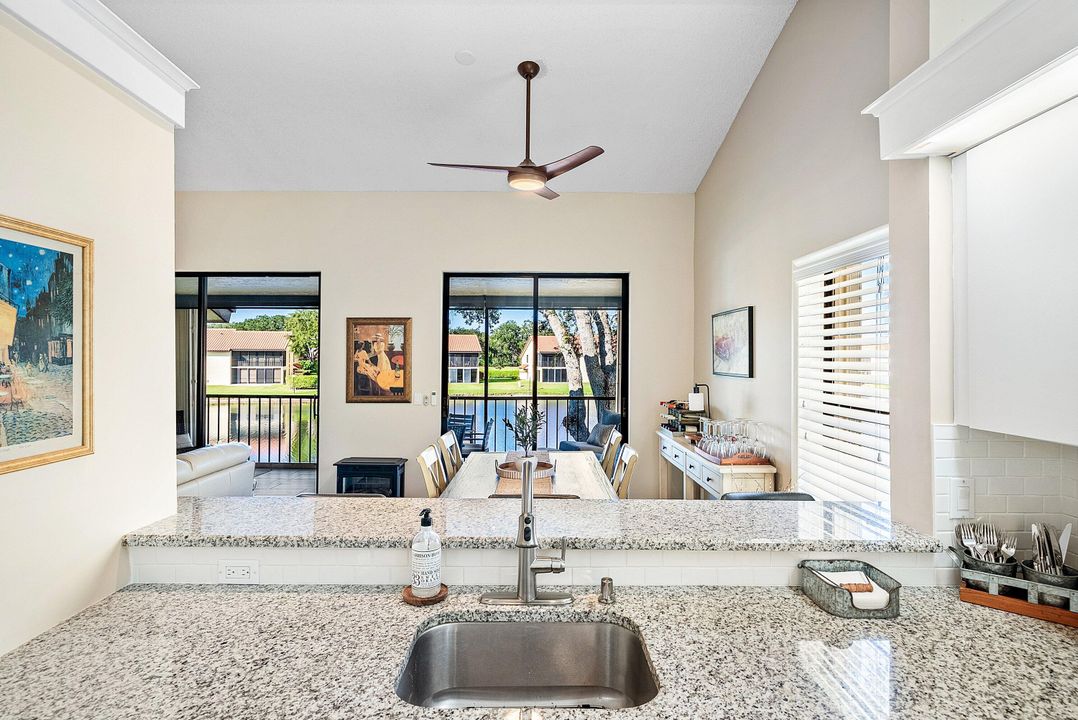 На продажу: $319,000 (3 спален, 2 ванн, 1648 Квадратных фут)