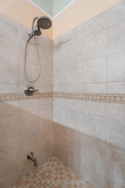 На продажу: $615,000 (3 спален, 2 ванн, 1693 Квадратных фут)