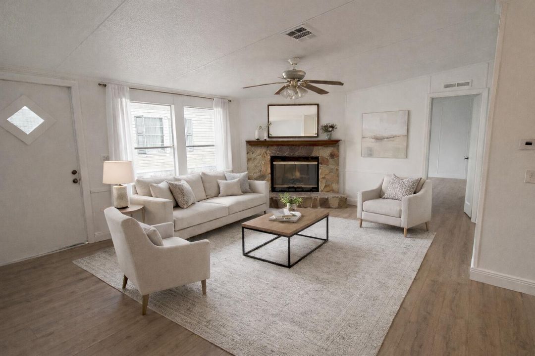 For Rent: $3,000 (4 beds, 2 baths, 1512 Square Feet)