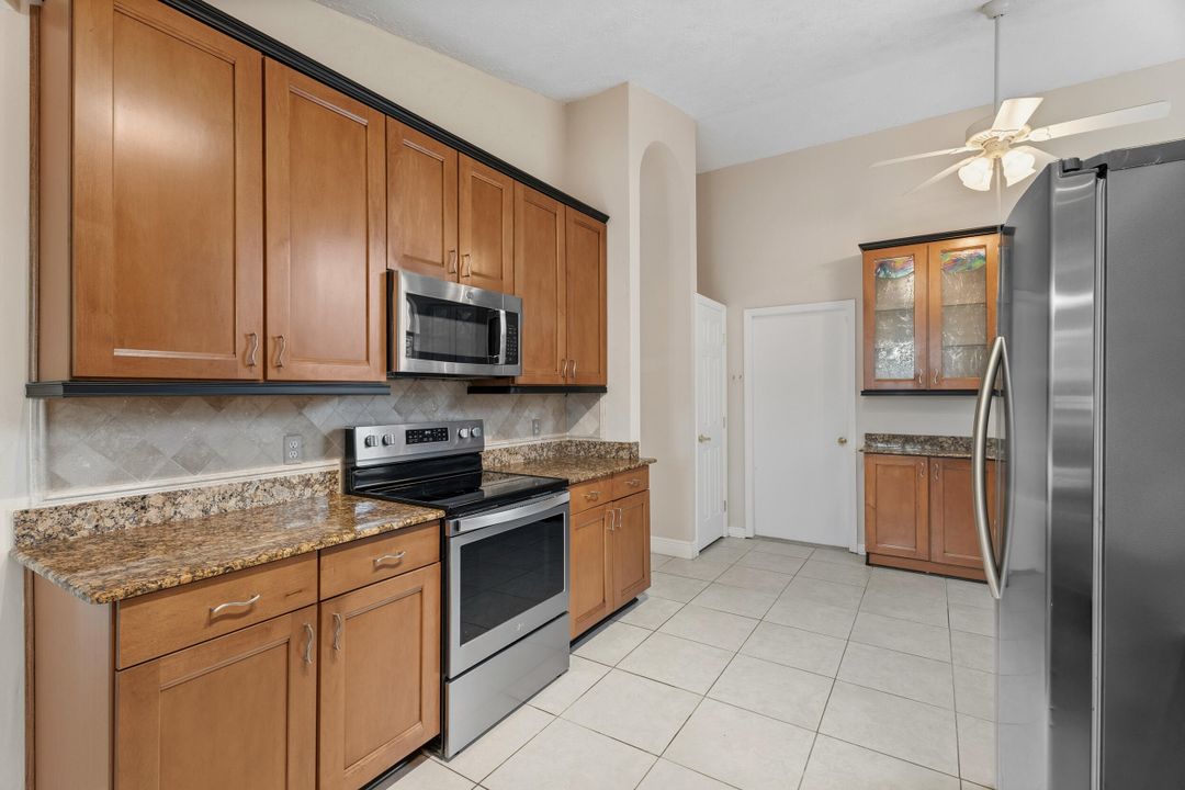 На продажу: $615,000 (3 спален, 2 ванн, 1693 Квадратных фут)