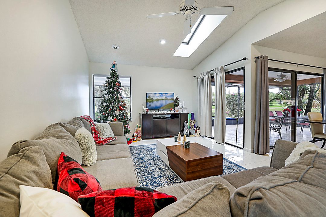 На продажу: $498,500 (3 спален, 2 ванн, 1553 Квадратных фут)