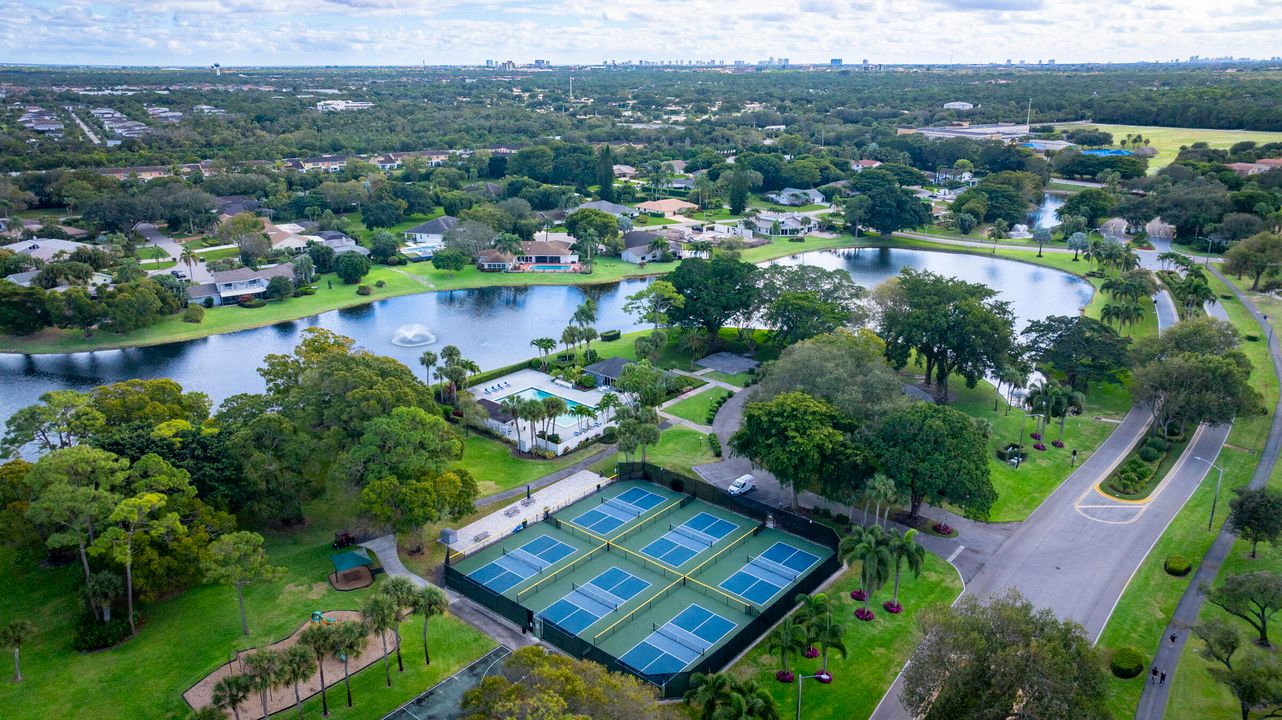 На продажу: $498,500 (3 спален, 2 ванн, 1553 Квадратных фут)