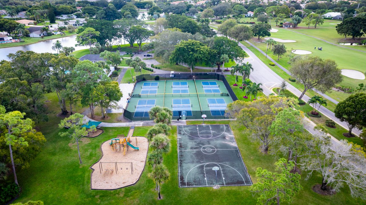 На продажу: $498,500 (3 спален, 2 ванн, 1553 Квадратных фут)