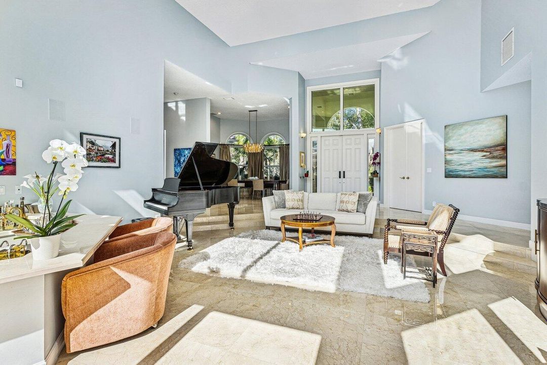 待售: $3,325,000 (6 贝兹, 4 浴室, 4763 平方英尺)