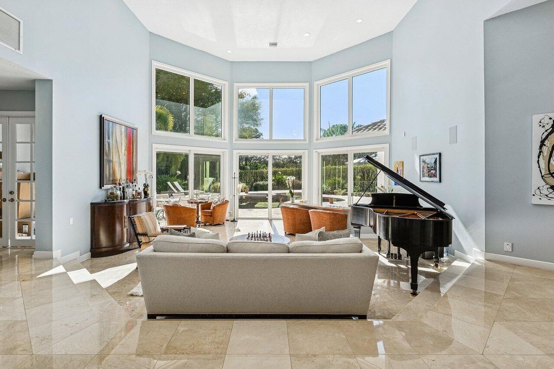 待售: $3,325,000 (6 贝兹, 4 浴室, 4763 平方英尺)