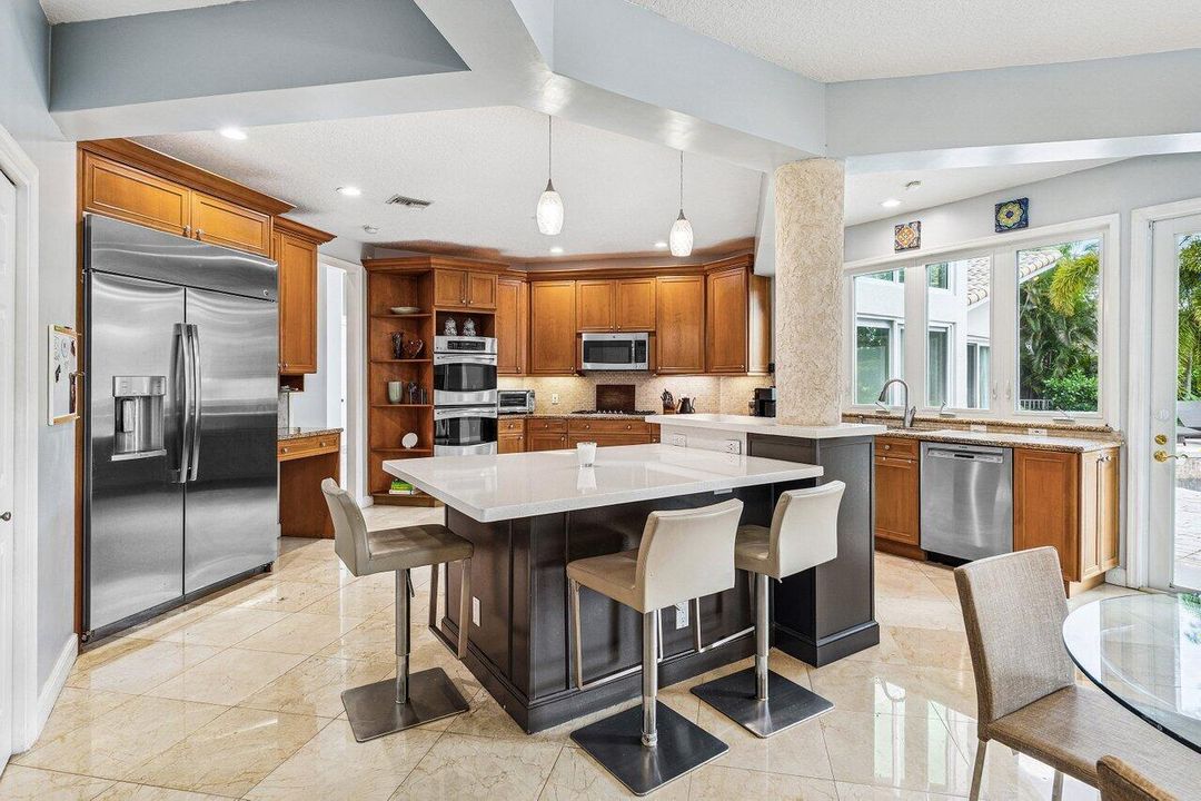 待售: $3,325,000 (6 贝兹, 4 浴室, 4763 平方英尺)