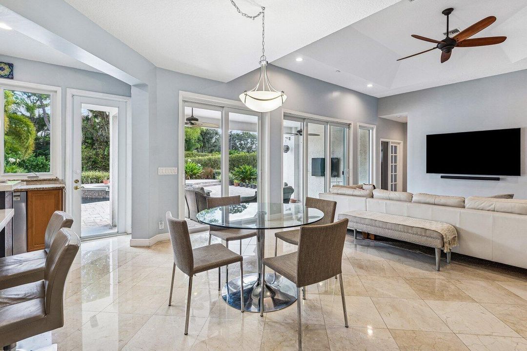 待售: $3,325,000 (6 贝兹, 4 浴室, 4763 平方英尺)